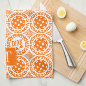 Preppy Pickleball Damask - Orange Dink Motif キッチンタオル (四つ折り)