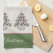 Preppy Pink and Green Chinoiserie Christmas Tree キッチンタオル (四つ折り)
