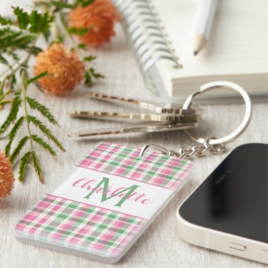 Preppy Pink and Green Plaid Monogram キーホルダー (正面右)