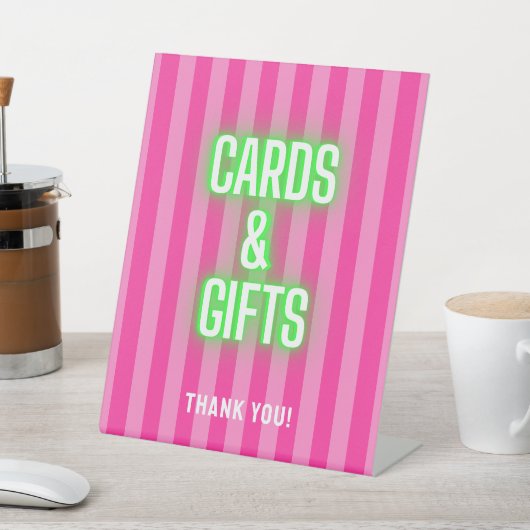 Preppy Pink and Green Striped Pickleball Birthday 台座サイン (インサイチュ)