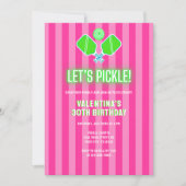 Preppy Pink and Green Striped Pickleball Birthday 招待状 (正面)