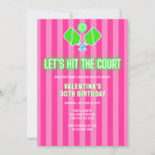 Preppy Pink and Green Striped Pickleball Birthday 招待状 (正面)