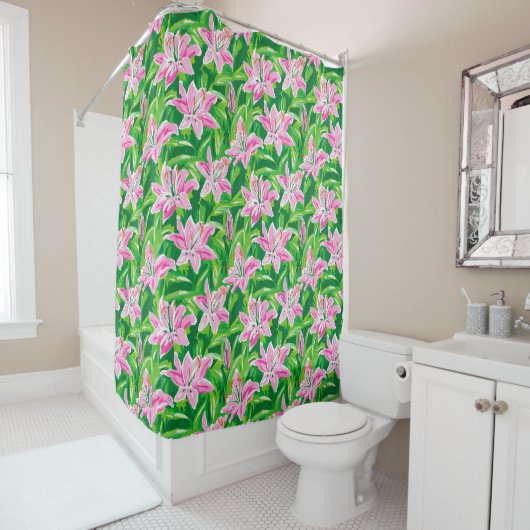 Preppy Pink Lily Floral Chic Botanical Bathroom  シャワーカーテン (インサイチュ)