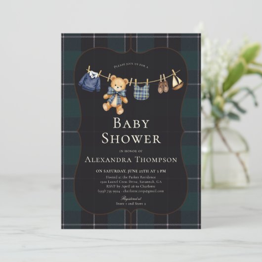 Preppy Plaid Teddy Bow Clothesline Boy Baby Shower 招待状 (スタンド正面)