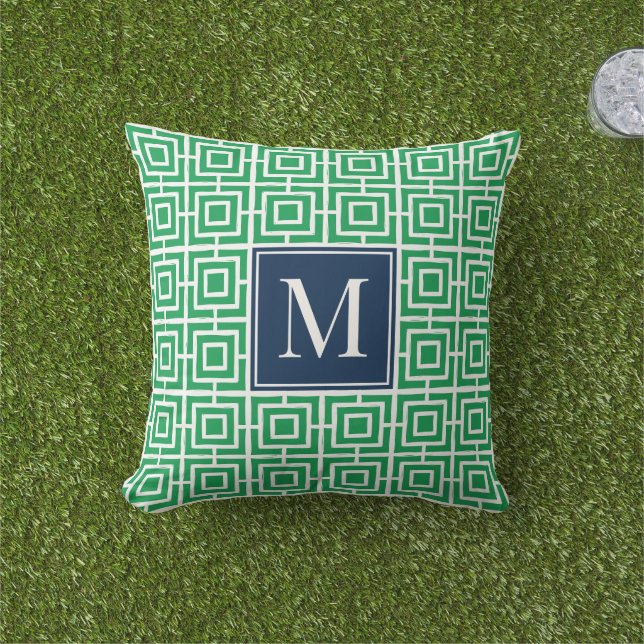 Preppy Square Lattice Monogram – Green & Navy アウトドアクッション (芝生)