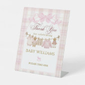 Preppy Teddy Bear Girl Baby Shower Plaid Bow Favor 台座サイン (正面)