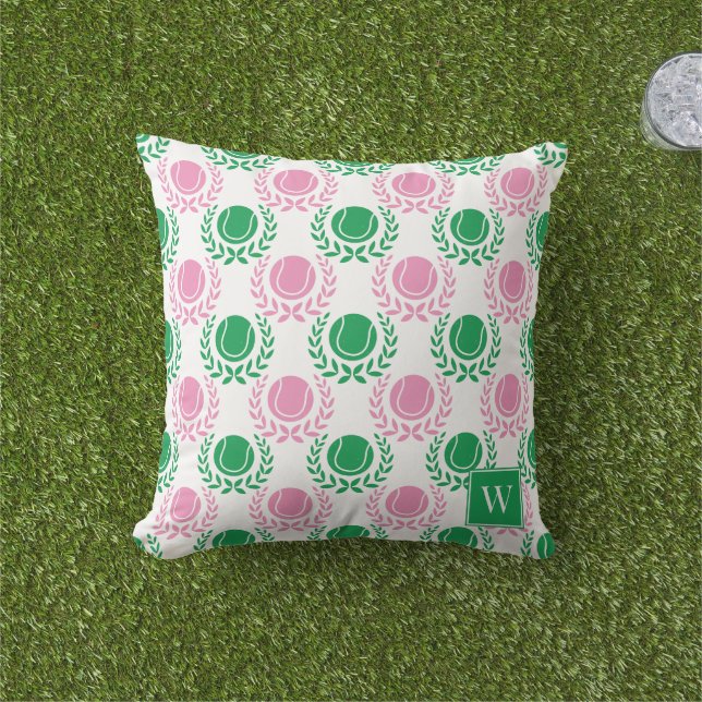 Preppy Tennis Laurel Wreath - Pink & Green アウトドアクッション (芝生)