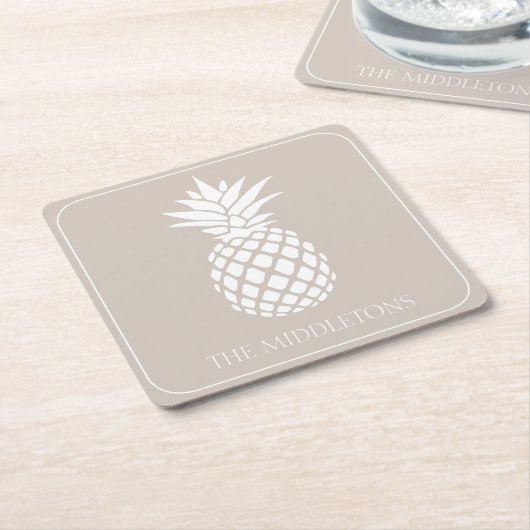 Preppy White Pineapple on Beige スクエアペーパーコースター (アングル)