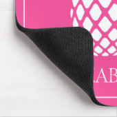 Preppy White Pineapple on Pink マウスパッド (コーナー)