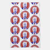 President Donald Trump in Red キッチンタオル (縦)