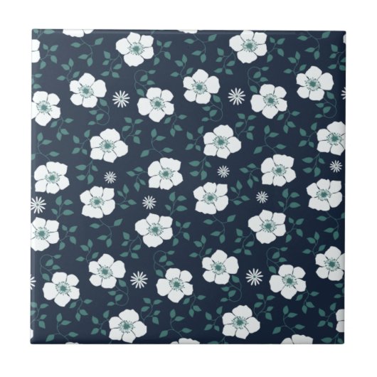 Pretty Blue and White Floral Pattern タイル (正面)