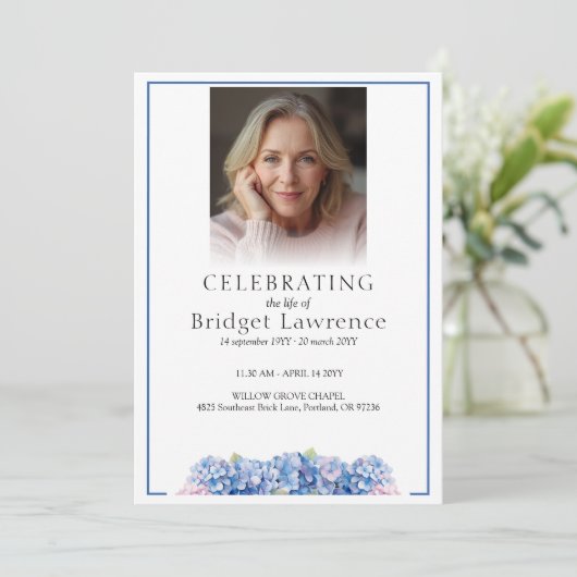 Pretty Blue Hydrangea Celebrating Life - Funeral プログラム (スタンド正面)