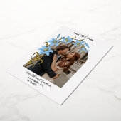 Pretty Blue Lily Floral Gold Foil セーブ・ザ・デート 箔招待状 (回転した状態)