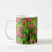 Pretty Field of Pink Tulips コーヒーマグカップ (左)