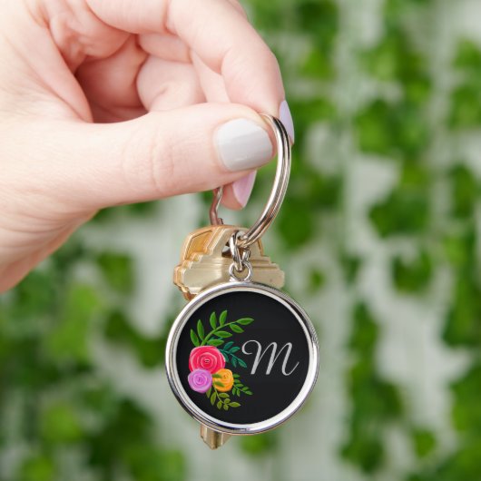 Pretty Floral on Chalkboard Monogrammed キーホルダー (手)