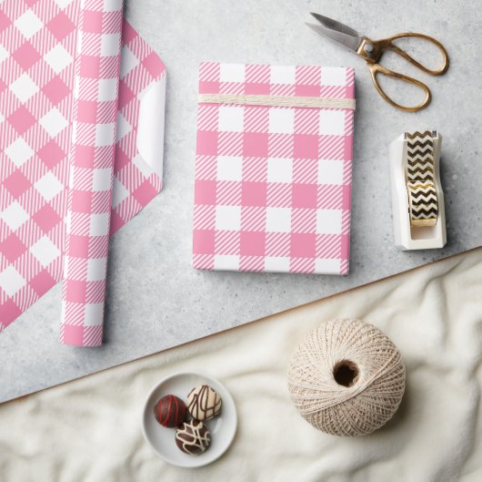 Pretty Girly Pink and White Buffalo Plaid Gingham ラッピングペーパー (クラフト)