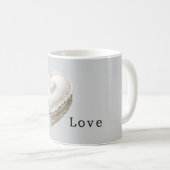 Pretty Grey Faux Lace White Heart コーヒーマグカップ (正面右)