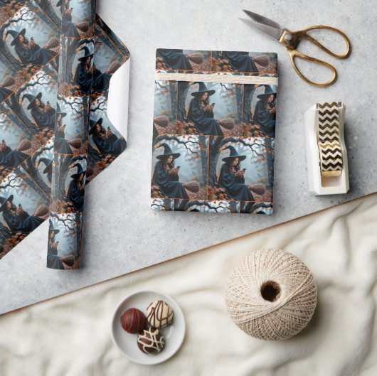 Pretty Halloween Witch Texting on a Cell Phone ラッピングペーパー (クラフト)