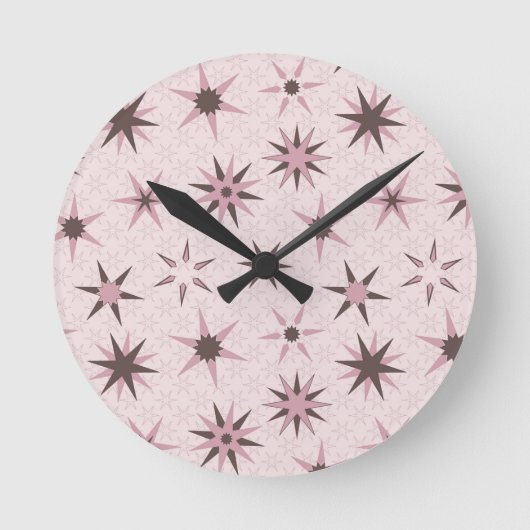 Pretty Pink Geo Stars - パターン。 ラウンド壁時計 (正面)