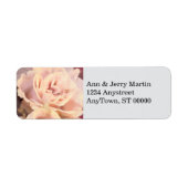 Pretty Pink Rose On Pale Gray ラベル (正面)