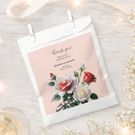 Pretty pink white red roses floral wedding フェイバーバッグ (クリップ留めされた状態)