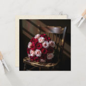 Pretty Roses on a Rustic Chair   カード (正面/裏面インサイチュ)