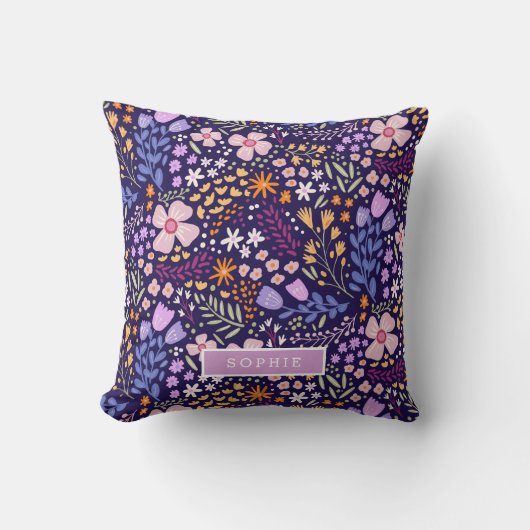 Pretty Watercolor Floral Blooming Custom Name クッション (正面)