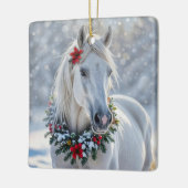 Pretty White Horse with Wreath Christmas Holiday セラミックオーナメント (左)