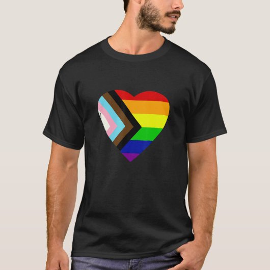 Pride Progress Rainbow Flag LGBT + Trans und Queer Tシャツ (正面)
