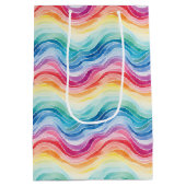 Pride Wavy Rainbow Stripes Pattern Wine, Small, ミディアムペーパーバッグ (裏面)