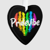 PrideVibe レインボーハート: あらゆる角度から愛を オーナメント (正面)