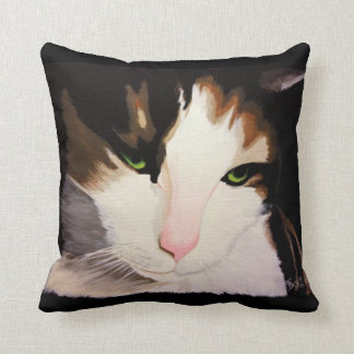"Priscilla"茶色のぶち猫の枕 クッション