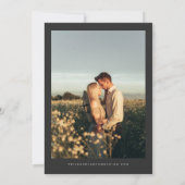 PRIYAブラックラウンドフォトセーブ日付招待状 招待状 (裏面)