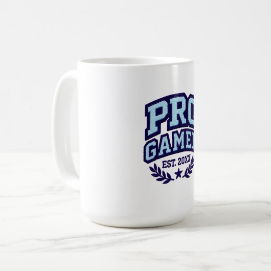 PRO GAMER — Varsity Chenille Patch コーヒーマグカップ (正面左)