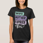 Profession mom hero mother Farrier Tシャツ (正面)