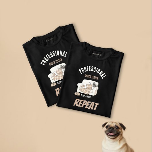 Professional Couch Tester – Cozy Paws Collection Tシャツ