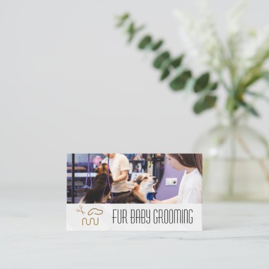 Professional Groomer Trimming Cute Dog 名刺 (スタンド正面)