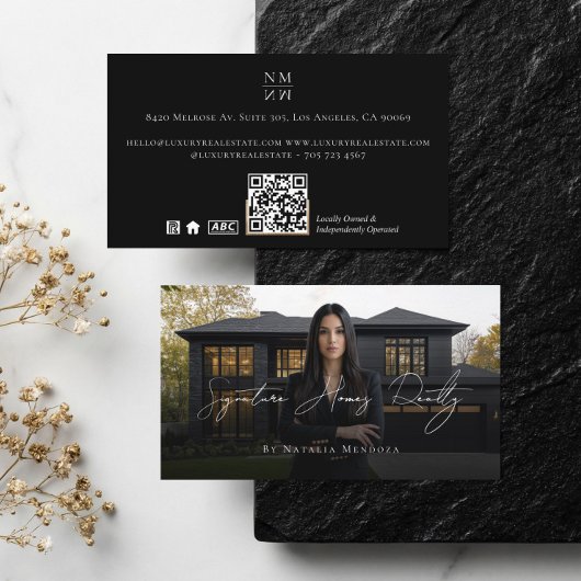 Professional Luxury Black Real Estate Agent Photo 名刺