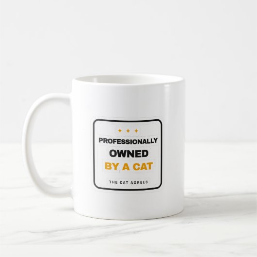 Professionally Owned By A Cat Funny Mug コーヒーマグカップ (左)