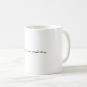 "Progress, Not Perfection" Elegant Quote in Black コーヒーマグカップ (正面右)