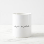 "Progress, Not Perfection" Elegant Quote in Black コーヒーマグカップ (中央)
