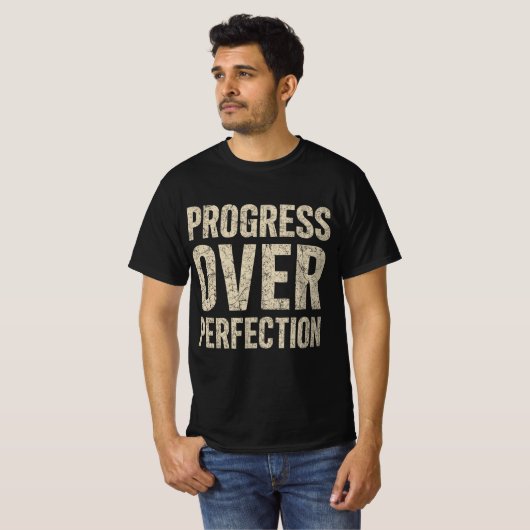 Progress Over Perfection Tシャツ (正面フル)