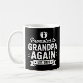 Promoted To Be Grandpa Again Est 2026 Soon Family コーヒーマグカップ (左)