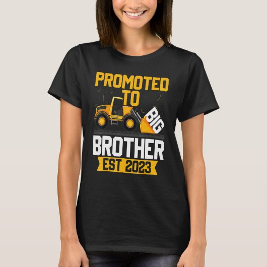 Promoted to Big Bro 2023 I Leveled up to Big Broth Tシャツ (正面)