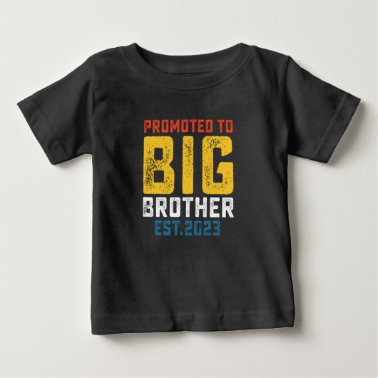 Promoted To Big Brother Est 2023 ベビーTシャツ (正面)