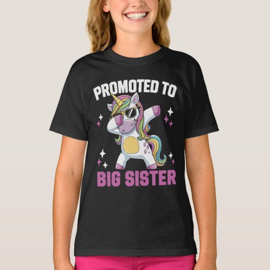 Promoted to Big Sister Unicorn Dab Tシャツ (正面)