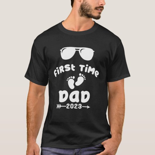 Promoted To Dad 2023 First Time Dad 2023 Tシャツ (正面)
