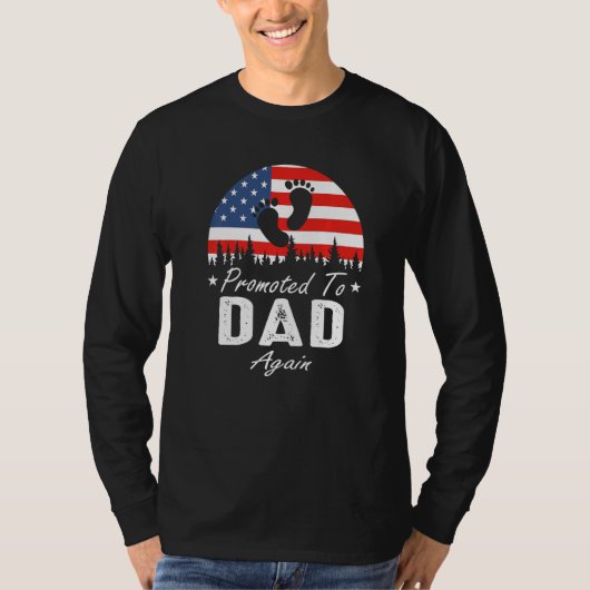 Promoted To Dad Again 2024 US Flag Father's Day Pr Tシャツ (正面)
