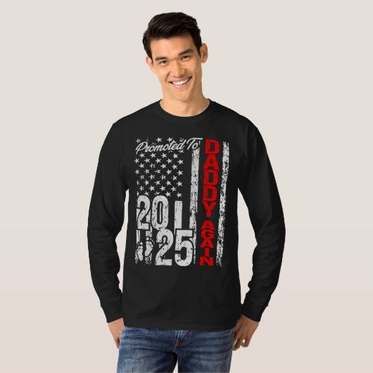 Promoted to Daddy Again 2025 American Flag Soon Da Tシャツ (正面フル)