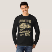 Promoted To Daddy Est 1979 First Time Dad Father s Tシャツ (正面フル)